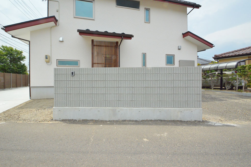 東側外観