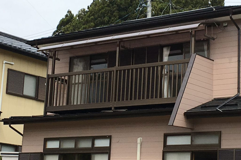 ベランダにテラス屋根をつけて洗濯がしやすいようにリフォーム。