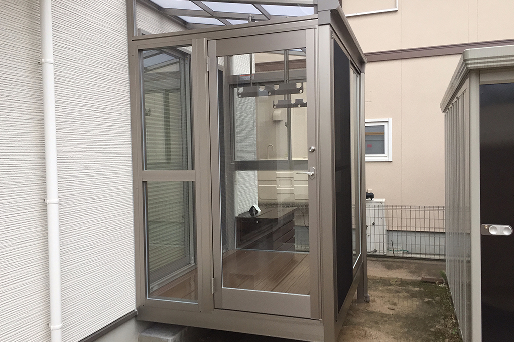 室内干しも出来るサンルーム（LIXILサニージュ）を設置しました。