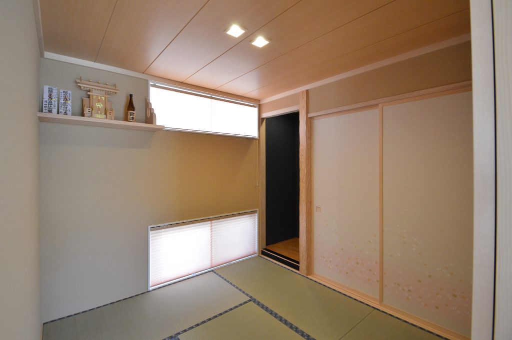 8.イグサの香りが清々しい和室