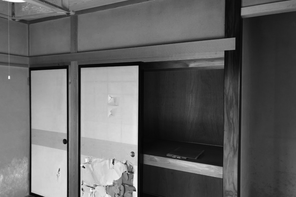 中古住宅の間取り変更！対面式キッチンから開放感のあるリビングにリフォーム。