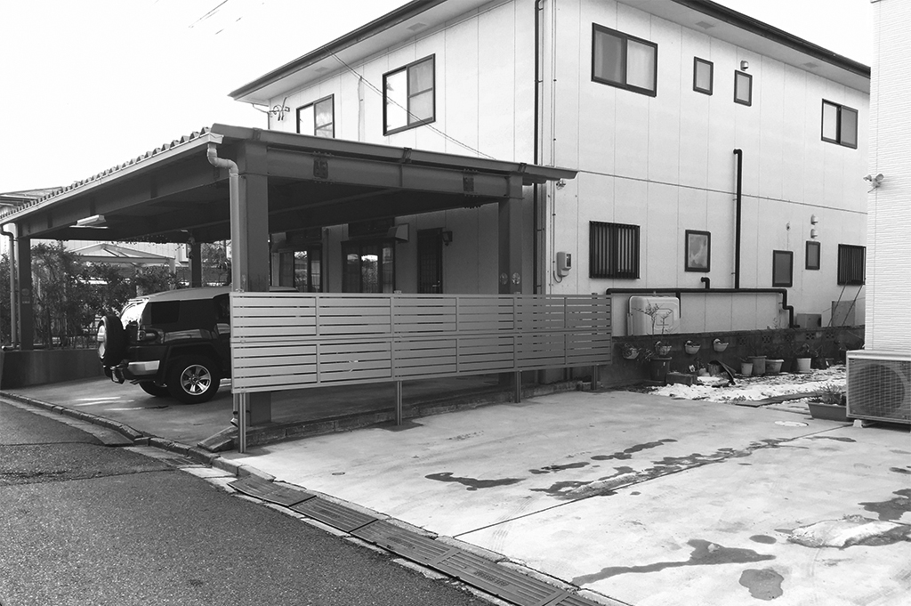 道路からの視線を気にせず、外を眺められるリビングに。