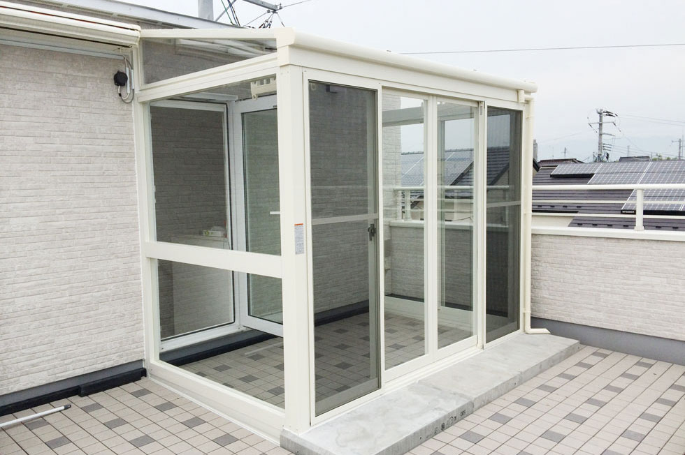 屋上のサンルーム（屋上物干し場）のエクステリア工事を郡山で。