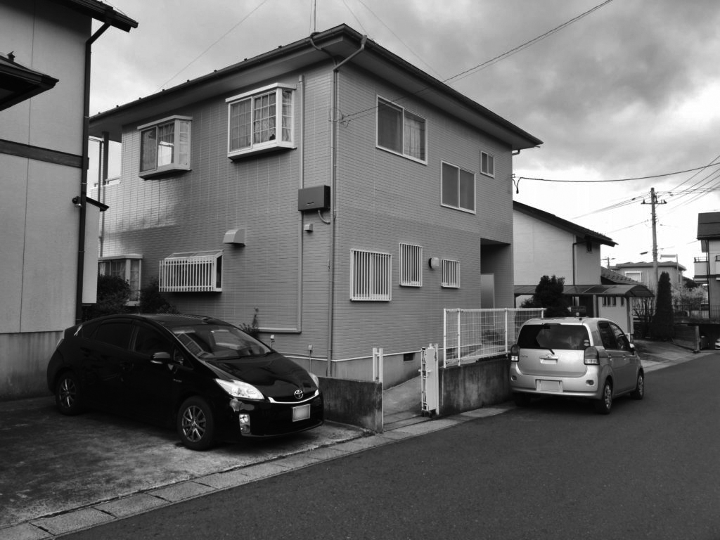 築20年で外壁が崩れてしまい…屋根・外壁を塗装することにしました。