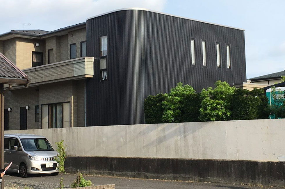 福島の寒さに負けない外壁リフォーム！冬の寒さに強いカラー鋼板。